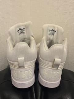 NIKE スニーカー ホワイト 23.5cmのサムネイル