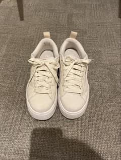 PUMA 厚底スニーカー ホワイトのサムネイル