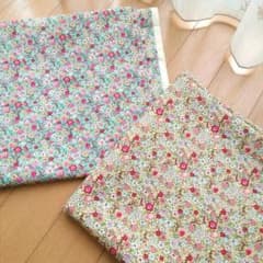 【ひろみ様専用です❤】リバティ風花柄　チューリップ柄２枚セットのサムネイル