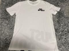 NIKE Tシャツのサムネイル