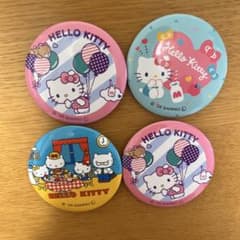 ダイソー ハローキティ 缶バッジ 4個セットのサムネイル