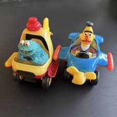 セサミストリート クッキーモンスター バート 飛行機 乗り物2台 ジャンクのサムネイル