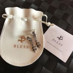 【BLESS】ピアス 未使用品のサムネイル