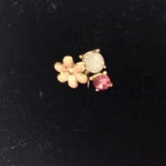お花のイヤリング♡新品のサムネイル