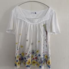 ScoLar スカラー 半袖Tシャツ 花柄 蝶々 ホワイト