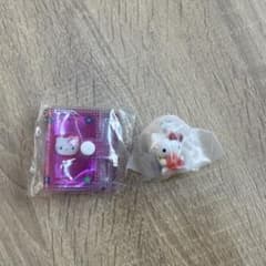 サンリオガチャガチャ　キティーちゃん2点セットのサムネイル