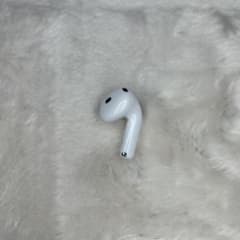 Apple AirPods 第4世代 ノイキャン無しモデル　右耳のみ　A3050 AirPods 第4世代 右耳のみノイキャン無し A3050 動作確認済み - メルカリ