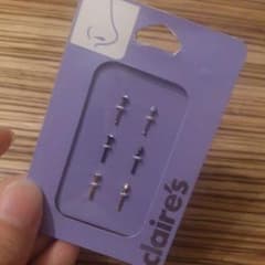 ☆新品☆半額☆鼻ピアス クレアーズのサムネイル