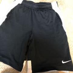 NIKE ナイキ ハーフパンツ140㌢のサムネイル