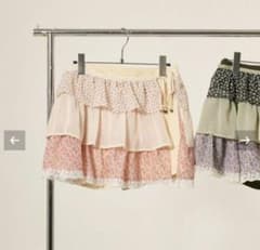 TINA:JOJUNフリルラップレイヤード ショートパンツ (アイボリー)のサムネイル