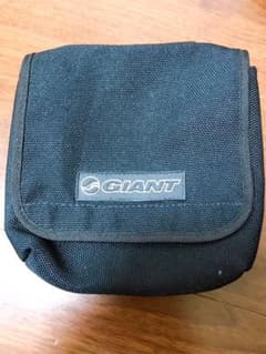 GIANT ポーチのサムネイル