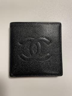 CHANEL シャネル キャビアスキン 二つ折り財布のサムネイル