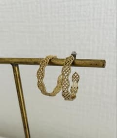 ゴールド編み込みフープピアスのサムネイル