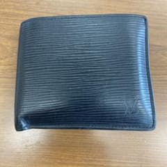 ア*ヤ様 LOUIS VUITTON エピ 二つ折り財布 ブラックのサムネイル