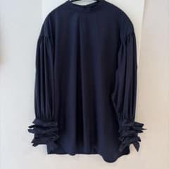 yori shirocon カフスリボン ブラウス ネイビー 紺 - メルカリ