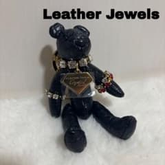 LEATHER JEWELS クマ型キーホルダー チャーム - メルカリ