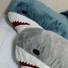 ★春さま専用★シャーク　メガビッグ　サメ　巨大　ぬいぐるみ　プライズのサムネイル