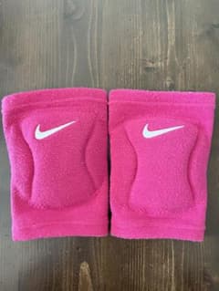 NIKE ナイキ ニーパット ニーパッド 膝あて 膝保護のサムネイル