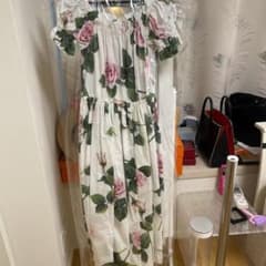 オフショルダーワンピースのサムネイル