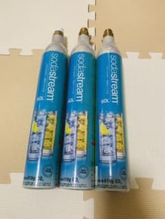 ソーダストリーム　空のガスシリンダー　60L✖️3本　送料無料のサムネイル