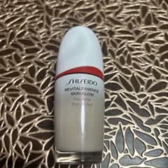 お値下げ　SHISEIDO REVITALESSENCE SKIN GLOWのサムネイル