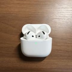 Apple AirPods 4 アクティブノイズキャンセリングのサムネイル