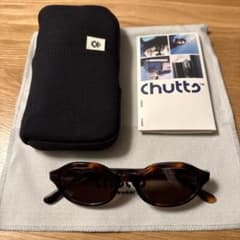新品　chutts ブラウン ユニセックス オーバルシェイプサングラス 新品 chutts ブラウン ユニセックス オーバルシェイプサングラス