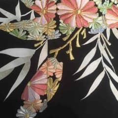 3日間だけの最終価格‼︎月曜の朝値段戻ります。‼︎豪華な刺繍の黒留袖 アンティーのサムネイル