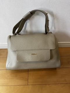 FURLA グレー ショルダーバッグ　カプリッチョのサムネイル