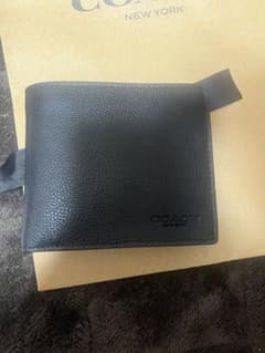 【新品未使用】COACH 二つ折り財布 ブラック レザーのサムネイル
