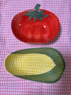 週末セール！可愛い　トマト　とうもろこし　お皿セット売りのサムネイル