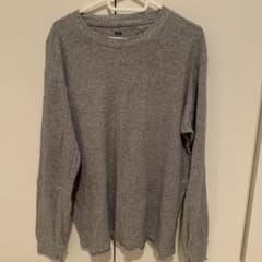 UNIQLOグレーTシャツ（Lサイズ）のサムネイル
