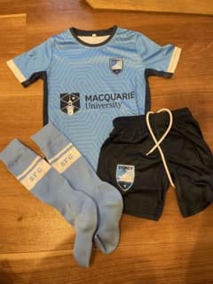 【レア】Sydney FC サッカー ユニフォーム 3点セット 120-130のサムネイル