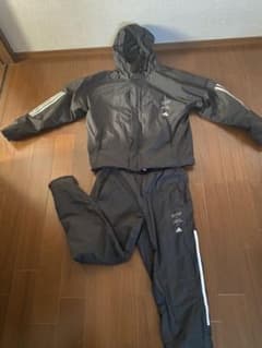 adidas トレーニングウェアのサムネイル