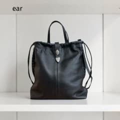美品 ear イアパピヨネ バックル巾着ショルダーバック L ブラック 