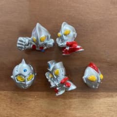 るんるん♪様専用　ウルトラマンのボタンセットのサムネイル