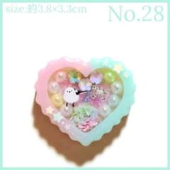 No.28 レジン ヘアゴム キーホルダー ピンバッジ シマエナガハート厚み