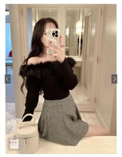 三上悠亜 ファーオフショルダーニットトップス［an1271］のサムネイル