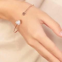 新品ブレスレッド❤︎SALE⚠️‼️のサムネイル
