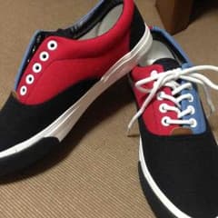 スニーカーのサムネイル