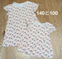 姉妹おそろい　ユニクロＵT　半袖140 100のサムネイル