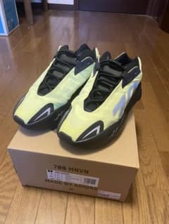【週末値下げ！】adidas YEEZY Boost 700 MNVN ネオンのサムネイル