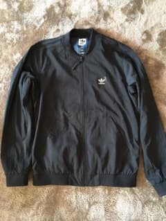 adidasオリジナルスナイロンジャケットのサムネイル