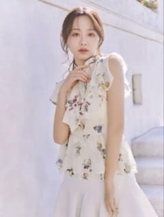 森香澄さん着用】バックリボンフリルブラウス 春服 - メルカリ