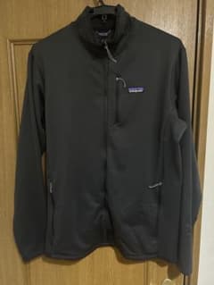 【美品】patagonia Ｒ1 デイリージャケット　ブラック　Ｌサイズのサムネイル