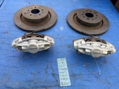 日産 フーガ Y51 リアキャリパー左右セット - メルカリ