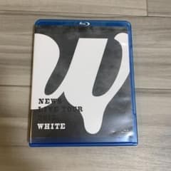 値下げNEWS LIVE TOUR 2015 WHITE〈3枚組〉Blu-rayのサムネイル