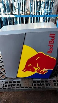 RedBull☆レッドブル 卓上 冷蔵庫 ショーケース 非売品☆動作確認済み