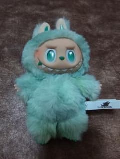 ラブブ　POP MART THE MONSTERS ぬいぐるみのサムネイル