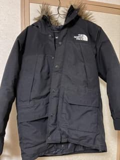 THE NORTH FACE ブラックダウンジャケットのサムネイル